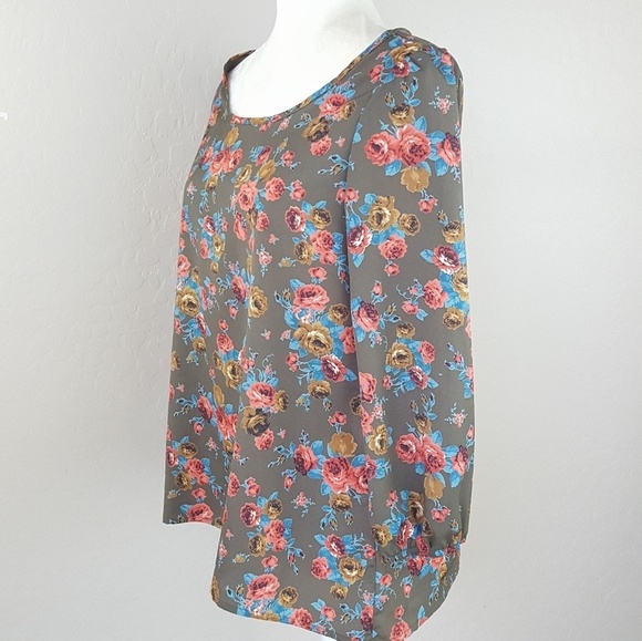 Peaches n Cream - Floral Top - Picture 1 of 5